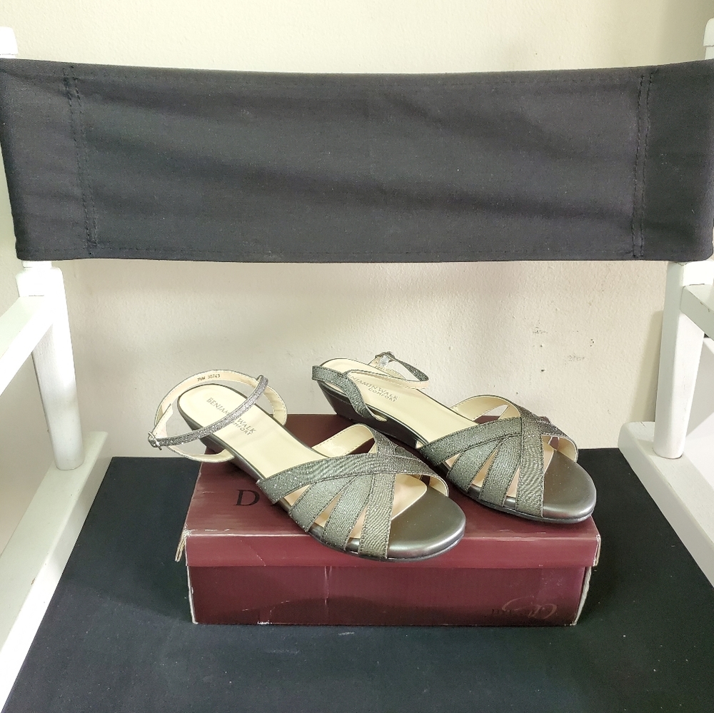 DYEABLES Womens Emma Platform Sandal Size 7.5 W